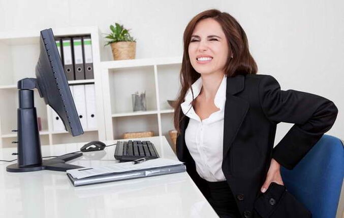 hátfájás a mellkasi osteochondrosis miatt